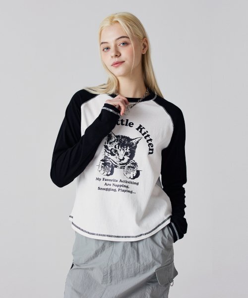 AWESOME STUDIO(オーサムスタジオ)の「ラグランスリーブネコTシャツ アイボリー(Tシャツ/カットソー・レディース・その他・FREE)」の2枚目の写真