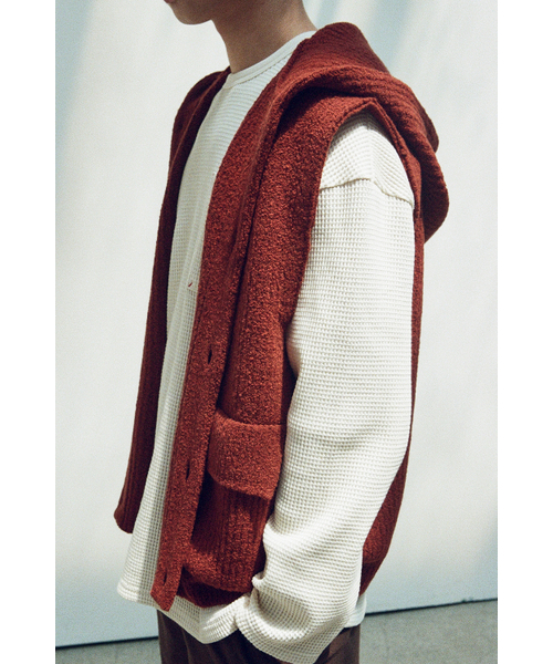 HORLISUN(ホーリーサン)の「Acorn Boucle Hood Knit Cardigan Vest Melange Brick(ベスト・メンズ・その他・MEDIUM/LARGE)」の12枚目の写真