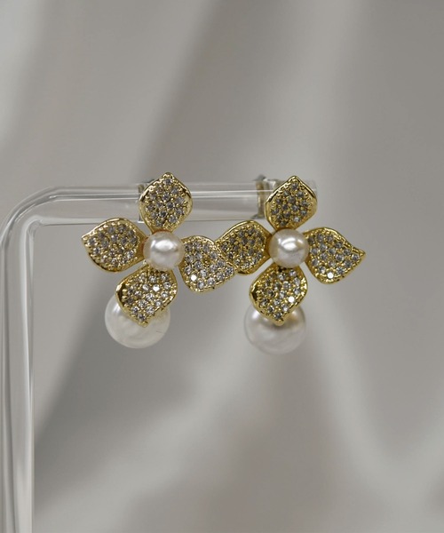 LA MUe(ラミュー)の「【LA MUE】パール×フラワー ドロップピアス(ピアス(両耳用)・レディース・シルバー/ゴールド・FREE)」の6枚目の写真