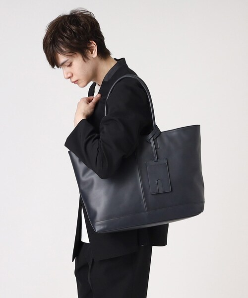 tk.TAKEO KIKUCHI（ティーケータケオキクチ）の「【WEB限定】レザートートバッグ（トートバッグ・メンズ・ブラック/ネイビー/ダークブラウン・00）」の16枚目の写真