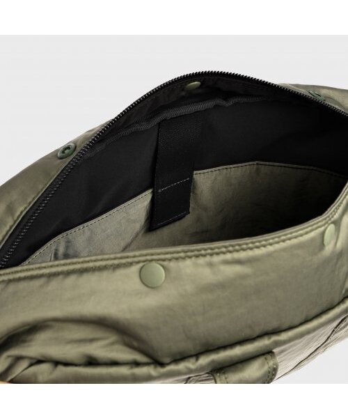 KANEITEI(カネイテイ)の「MONDO BRIEFCASE (OLIVE DRAB) / RECYCLED(ビジネスバッグ・レディース・カーキオリーブ・FREE)」の3枚目の写真
