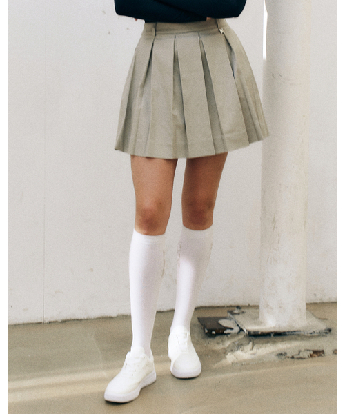 BERMUDAGRASS(バミューダグラス)の「サテンボリュームスカート_BEIGE(スカート・レディース・その他・SMALL/MEDIUM)」の3枚目の写真