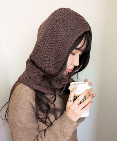 styiro（スタイロ）の「バラクラバ ニットフーディー ボタン リボン（ネックウォーマー/スヌード・レディース・レッド系2/レッド系1/ブラウン系1/ホワイト系1/グリーン系1/ブラック系2/ベージュ系2/ブラック系1・FREE）」の4枚目の写真