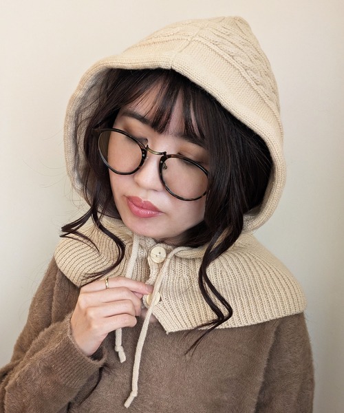 styiro（スタイロ）の「バラクラバ ニットフーディー ボタン リボン（ネックウォーマー/スヌード・レディース・レッド系2/レッド系1/ブラウン系1/ホワイト系1/グリーン系1/ブラック系2/ベージュ系2/ブラック系1・FREE）」の5枚目の写真