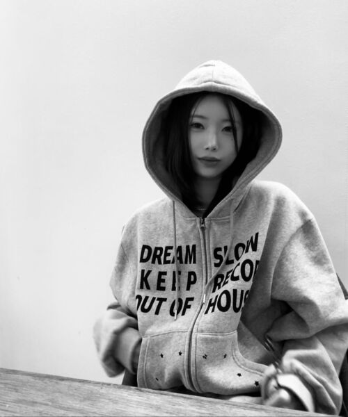 SLOW RECORD HOUSE（スローレコードハウス）の「タイポスター フードジップアップ_グレー（パーカー・レディース・その他・MEDIUM/LARGE）」の17枚目の写真