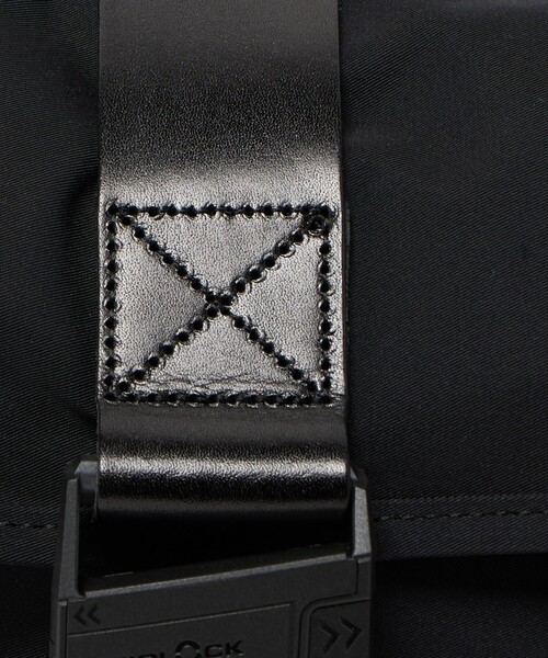 Steven Alan(スティーブンアラン)の「<AMIACALVA>MESSENGER BAG/ショルダーバッグ(メッセンジャーバッグ・レディース・ブラック・FREE)」の11枚目の写真