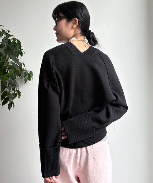 DouDou(ドゥドゥ)の「【WEB限定】マシーンウォッシャブルVネックプルオーバー(ニット/セーター・レディース・ブルー/オフホワイト/ブラック/ベージュ・FREE)」の22枚目の写真
