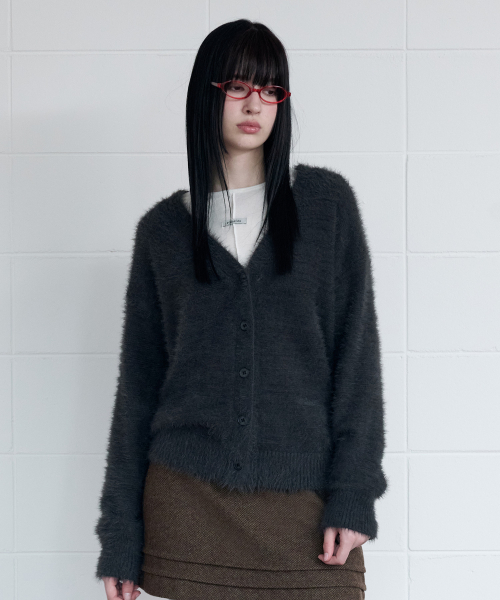 ROLAROLA(ロラロラ)の「FLUFFY LOOSE FIT CARDIGAN CHARCOAL(カーディガン/ボレロ・レディース・その他・FREE)」の2枚目の写真