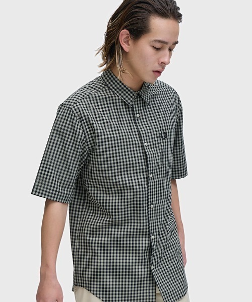 FRED PERRY（フレッドペリー）の「Gingham Short Sleeve Shirt／ギンガムチェック半袖シャツ（シャツ/ブラウス・メンズ・セージグリーン/ライトブルー・S/M/L）」の3枚目の写真