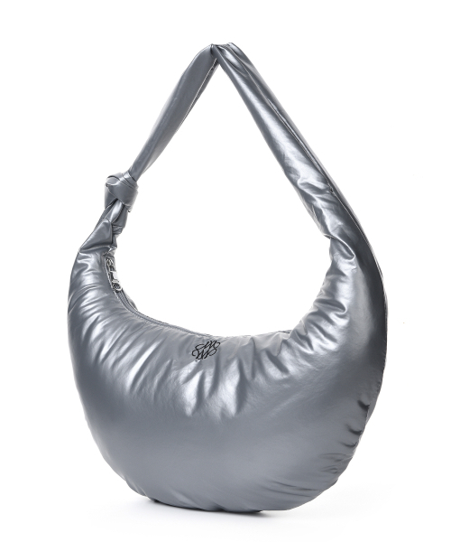 NICK&NICOLE(ニックアンドニコール)の「NICOLE GLOSSY SHOULDER KNOT BAG_SILVER(ショルダーバッグ・レディース・その他・FREE)」の2枚目の写真
