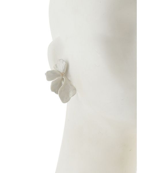 SNIDEL(スナイデル)の「ブルームピアス(ピアス(両耳用)・レディース・アイボリー/ゴールド・F)」の6枚目の写真