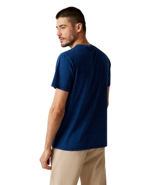Guess(ゲス)の「Short Sleeves Crew Neck Marine Indigo Tee Tシャツ (Tシャツ/カットソー・メンズ・ロイヤルブルー・SMALL/MEDIUM/LARGE/X-LARGE)」の2枚目の写真