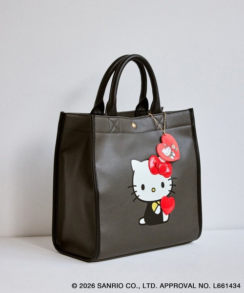 ハローキティコラボ(ハローキティコラボ)の「【ROPE' PICNIC×ハローキティ】アクリルチャーム付きトートバッグ(トートバッグ・レディース・キナリ/チャコールグレー・FREE)」の5枚目の写真