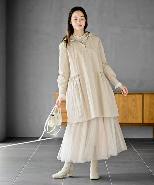 rps(アールピーエス)の「ナイロンフードワンピース(ワンピース・レディース・ベージュ/ネイビー/ライトカーキ・フリー)」の4枚目の写真