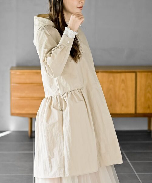 rps(アールピーエス)の「ナイロンフードワンピース(ワンピース・レディース・ベージュ/ネイビー/ライトカーキ・フリー)」の9枚目の写真