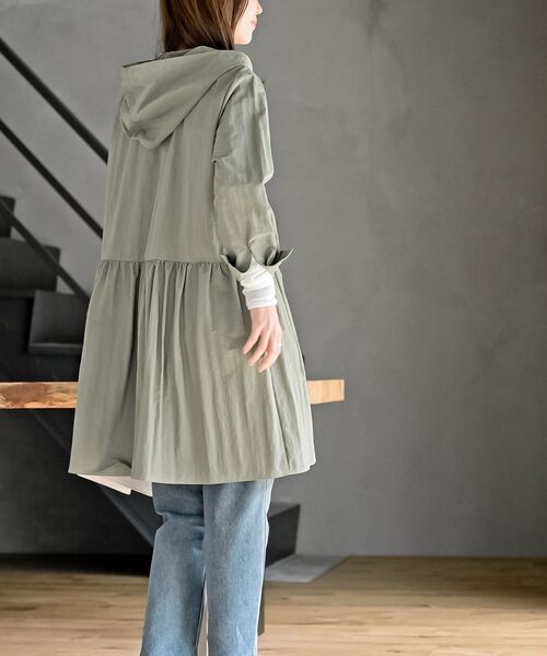 rps(アールピーエス)の「ナイロンフードワンピース(ワンピース・レディース・ベージュ/ネイビー/ライトカーキ・フリー)」の12枚目の写真