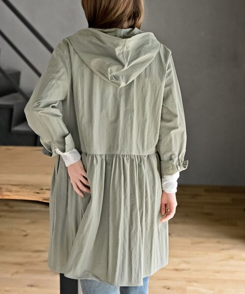 rps(アールピーエス)の「ナイロンフードワンピース(ワンピース・レディース・ベージュ/ネイビー/ライトカーキ・フリー)」の16枚目の写真