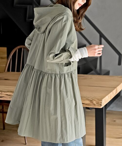 rps(アールピーエス)の「ナイロンフードワンピース(ワンピース・レディース・ベージュ/ネイビー/ライトカーキ・フリー)」の17枚目の写真