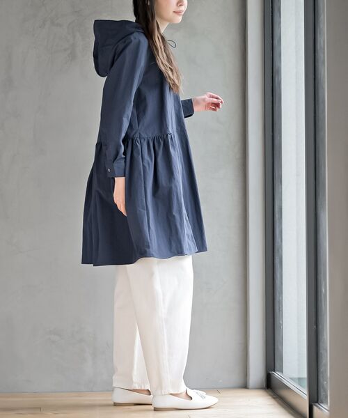 rps(アールピーエス)の「ナイロンフードワンピース(ワンピース・レディース・ベージュ/ネイビー/ライトカーキ・フリー)」の21枚目の写真