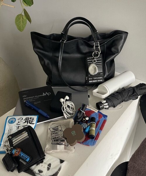 ear PAPILLONNER(イアパピヨネ)の「【ouchi企画】2ハンドルトートバッグ(トートバッグ・レディース・ブラック/グレー・FREE)」の1枚目の写真