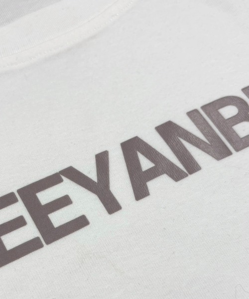 NANEA(ナネア)の「チェーン付きクロップドロゴTシャツ(Tシャツ/カットソー・レディース・ブラック/ホワイト・SMALL)」の16枚目の写真