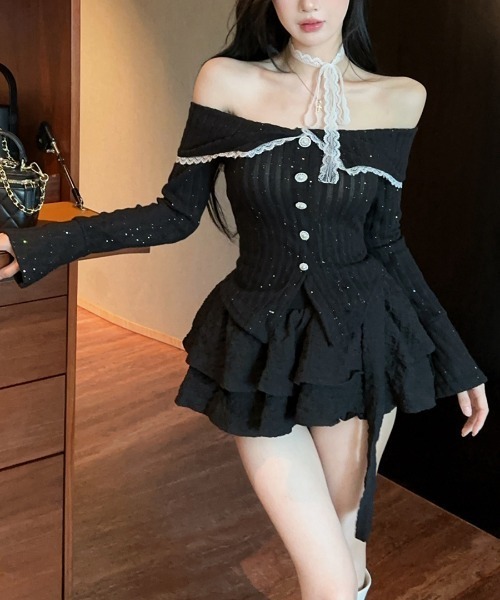 REMUR(レミュール)の「オフショルラメリブトップス レースチョーカー付き(ニット/セーター・レディース・パープル/グレイッシュブルー/ブラック・FREE)」の4枚目の写真