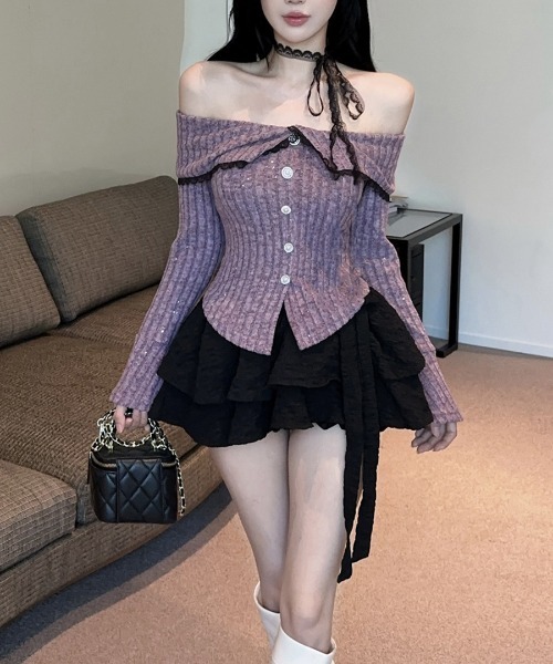 REMUR(レミュール)の「オフショルラメリブトップス レースチョーカー付き(ニット/セーター・レディース・パープル/グレイッシュブルー/ブラック・FREE)」の19枚目の写真