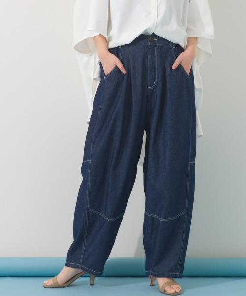 OMNES（オムネス）の「ウォッシュ加工切替バレルレッグデニムパンツ（デニムパンツ・レディース・ブルー/ライトブルー/インディゴブルー・MEDIUM/LARGE）」の3枚目の写真