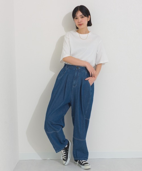 OMNES（オムネス）の「ウォッシュ加工切替バレルレッグデニムパンツ（デニムパンツ・レディース・ブルー/ライトブルー/インディゴブルー・MEDIUM/LARGE）」の13枚目の写真