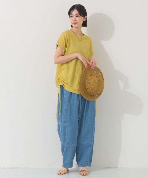 OMNES（オムネス）の「ウォッシュ加工切替バレルレッグデニムパンツ（デニムパンツ・レディース・ブルー/ライトブルー/インディゴブルー・MEDIUM/LARGE）」の7枚目の写真