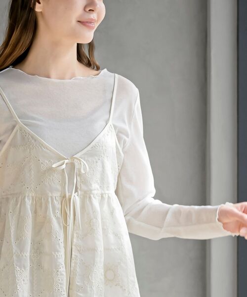 rps（アールピーエス）の「花柄刺繍前開きダブルリボンキャミソール（キャミソール・レディース・アイボリー・フリー）」の6枚目の写真