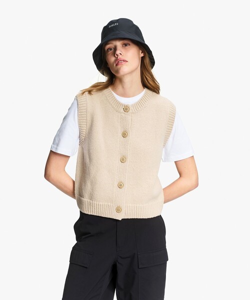 AIGLE(エーグル)の「ノースリーブ ニットベスト(ベスト・レディース・ダークネイビー/ベージュ・S/M)」の9枚目の写真