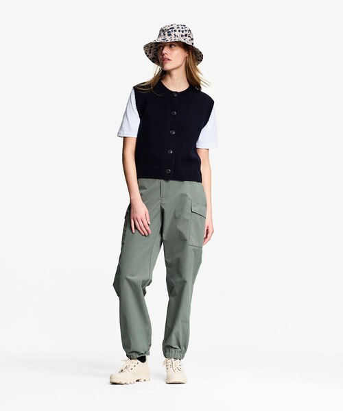 AIGLE(エーグル)の「ノースリーブ ニットベスト(ベスト・レディース・ダークネイビー/ベージュ・S/M)」の3枚目の写真