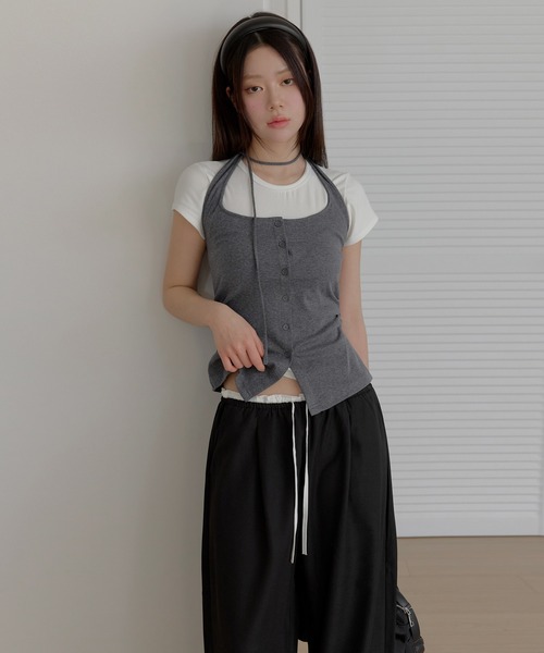 UNE MANSION(ユヌマンション)の「【しっかりとした生地感】【ポイントとなる豊富な5カラー】スリムラインフィットベーシック半そでカットソー(Tシャツ/カットソー・レディース・グレー/ホワイト/レッド/ブラック/ブラウン・FREE)」の15枚目の写真