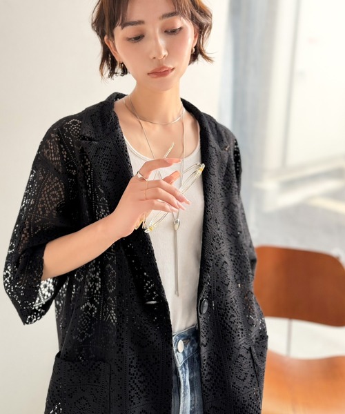 classicalelf(クラシカルエルフ)の「繊細なレースがつくる、大人のための“雰囲気服”。ポケットつきパネルレーステーラードジャケット(半袖)(テーラードジャケット・レディース・グレイッシュベージュ/ブラック/ブラウン・X-LARGE/SMALL/MEDIUM/LARGE)」の4枚目の写真