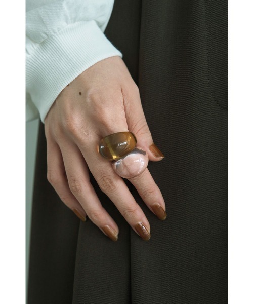 marjour(マージュール)の「PLUMP CLEAR RING(リング・レディース・カーキ/クリア・17号)」の4枚目の写真