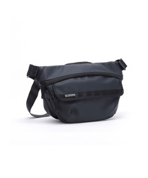 ［ CHROME / クローム ］BOT FLAP SLING 5L MABK_MATTE BLACK / ボット フラップ スリング 5リットル マット ブラック 耐水 5L ボディバッグ