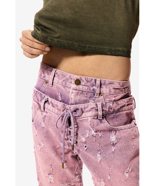 Desigual(デシグアル)の「【Desigual×MASHA POPOVA】ピンクウォッシュ×フラワープリントダメージデニム(デニムパンツ・レディース・レッド・34/36/38/40)」の3枚目の写真