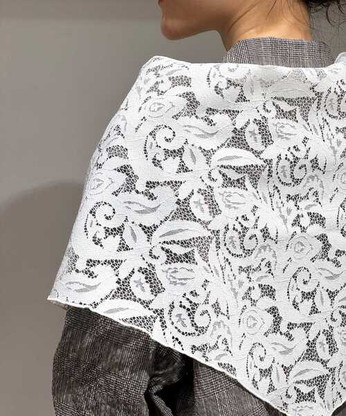 le.coeur blanc（ルクールブラン）の「フラワーレース三角ストール（ストール/ショール・レディース・オフホワイト・FREE）」の9枚目の写真