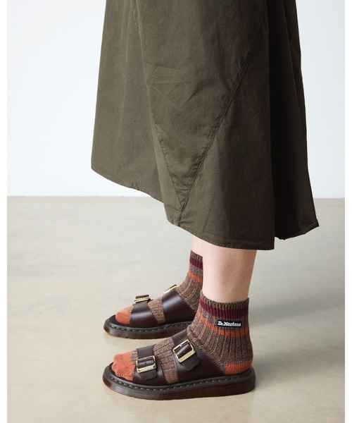 Dr. Martens（ドクターマーチン）の「Dr. Martens/ドクターマーチン JOSEF スライド サンダル 42509200（サンダル・メンズ・ブラウン・UK11/UK10/UK9/UK8/UK7/UK6/UK5/UK4/UK3）」の4枚目の写真