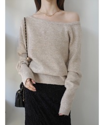 amel（エイメル）の「オフショルダーオーバーサイズニット / ベージュ（ニット/セーター）」