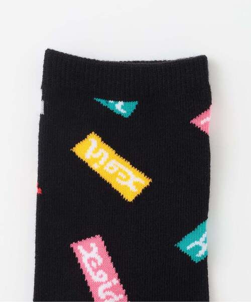 X-girl Stages（エックスガールステージス）の「BOXロゴ総柄 クルーソックス（ソックス/靴下・キッズ・オフホワイト/ブラック・19-21cm/17-19cm/15-17cm/13-15cm）」の3枚目の写真