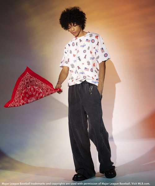 BACK TO THE FIELD（バック トゥー ザ フィールド）の「【MLB】All-over Print Tee（Tシャツ/カットソー・メンズ・ホワイト・MEDIUM/LARGE/XL/XXL）」の8枚目の写真
