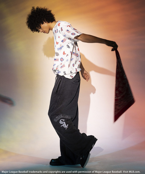 BACK TO THE FIELD（バック トゥー ザ フィールド）の「【MLB】All-over Print Tee（Tシャツ/カットソー・メンズ・ホワイト・MEDIUM/LARGE/XL/XXL）」の7枚目の写真