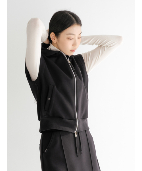 NITINA(ニティナ)の「クッションフードジップアップベストBK(ベスト・レディース・ブラック・MEDIUM/SMALL)」の3枚目の写真