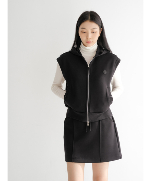 NITINA(ニティナ)の「クッションフードジップアップベストBK(ベスト・レディース・ブラック・MEDIUM/SMALL)」の4枚目の写真