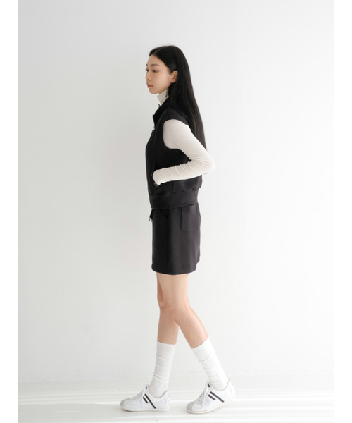 NITINA(ニティナ)の「クッションフードジップアップベストBK(ベスト・レディース・ブラック・MEDIUM/SMALL)」の6枚目の写真