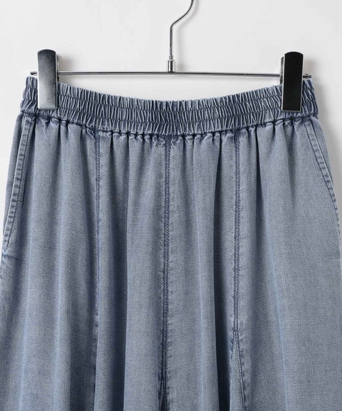 BAYFLOW（ベイフロー）の「[接触冷感付き]ライトオンスデニムフレアスカート（スカート・レディース・ブラック/サックスブルー・SMALL/MEDIUM）」の6枚目の写真