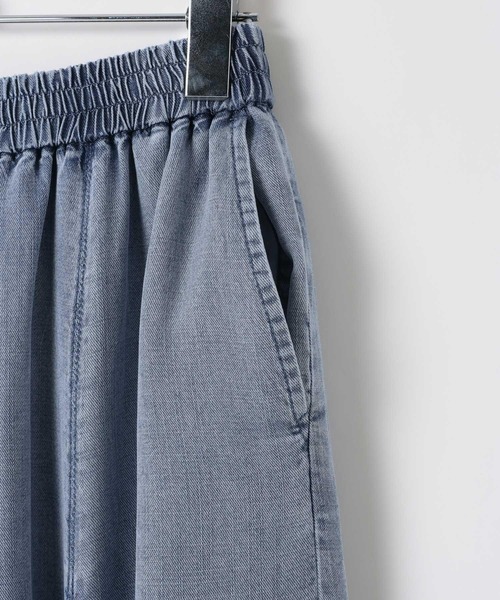 BAYFLOW（ベイフロー）の「[接触冷感付き]ライトオンスデニムフレアスカート（スカート・レディース・ブラック/サックスブルー・SMALL/MEDIUM）」の7枚目の写真