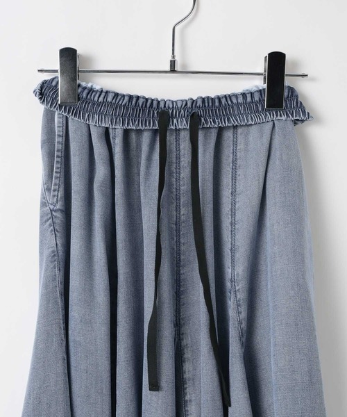 BAYFLOW（ベイフロー）の「[接触冷感付き]ライトオンスデニムフレアスカート（スカート・レディース・ブラック/サックスブルー・SMALL/MEDIUM）」の9枚目の写真